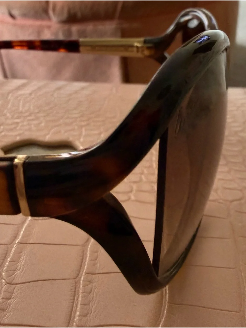 Women’s Gucci tortoise shell Gradient Sunglasses